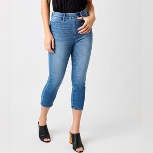 Judy Blue Pull-on Skinny Fit Capri